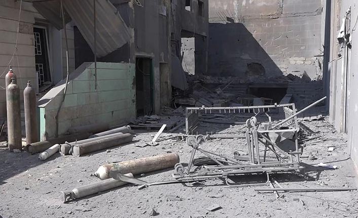 Rus savaş uçakları Halep kırsalında 2 hastaneyi vurdu