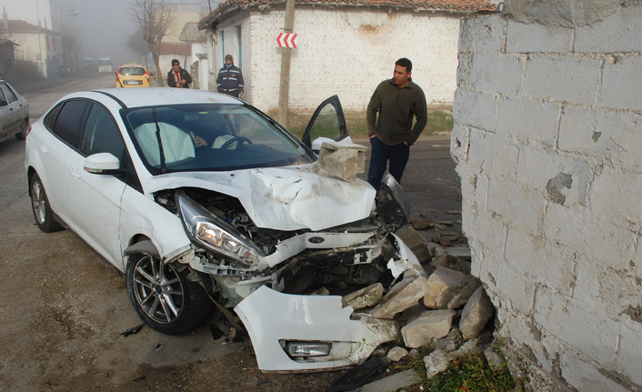 Otomobili sollarken eve daldı