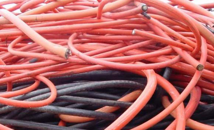 Trabzon'da gündüz vakti hırsızlık yaptılar! Yakayı ele verdiler