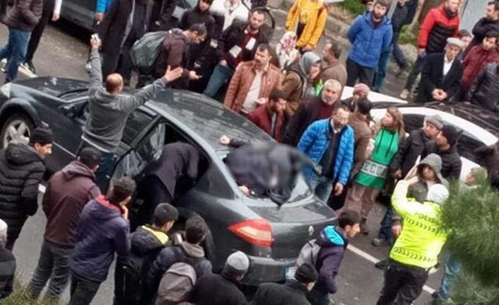 Şoka sokan kaza... Arka camdan içeriye girdi
