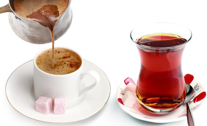 Aşırı Çay ve Kahve Tüketimi Dişlerde Renklenmeye Yol Açıyor