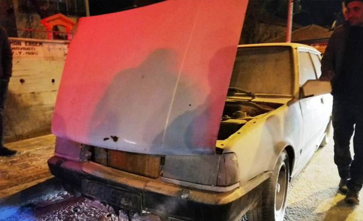 Konya’da seyir halindeki otomobil yandı