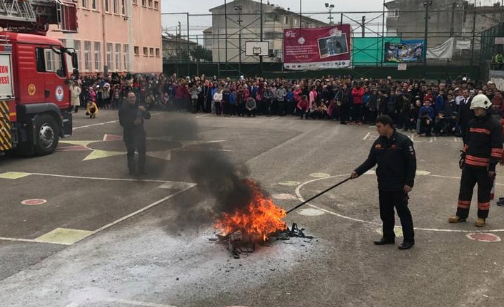 Trabzon'da öğrencilere yangın eğitimi
