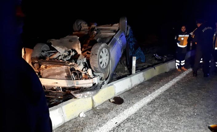 Yolcu otobüsü ile otomobil çarpıştı: 3 ölü, 2 yaralı