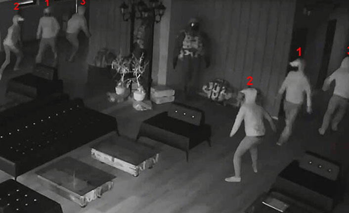 Kendini görünce kaçmaya başladı!