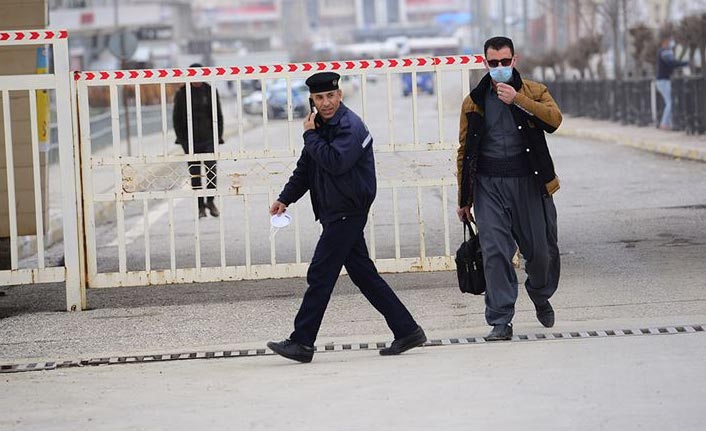 Türkiye'nin bir komşusuna daha koronavirüs sıçradı