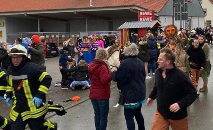 Almanya'da karnavala araçlı saldırı