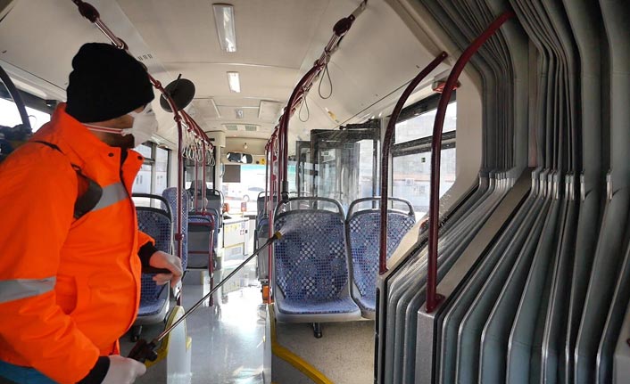 Trabzon'da belediye otobüsleri böyle temizleniyor