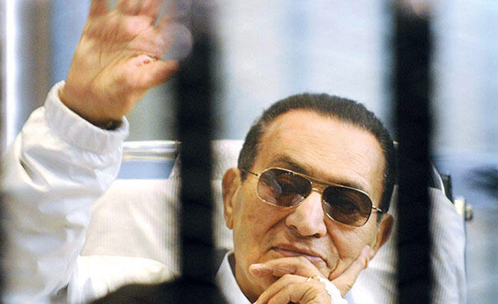 Hüsnü Mübarek öldü