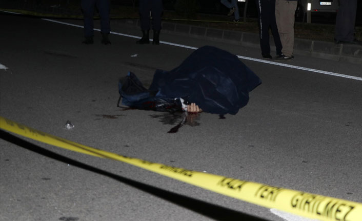 Fethiye'de bir motosiklet sürücüsü park halindeki kamyona çarptı