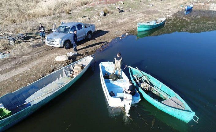 Beyşehir Gölü'nde "elektroşokla" yasa dışı balık avcılığına droneli takip