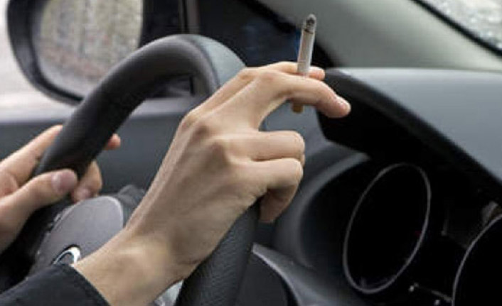 Trabzon’da aracında sigara içerken cezayı yedi!
