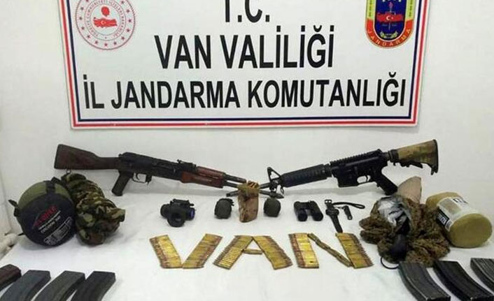 Hepsi sağ yakalanan teröristin evinden çıktı!