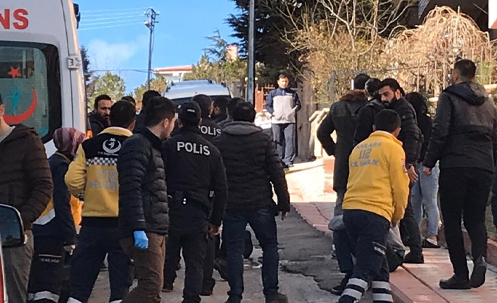 Önce karısını öldürdü sonra da çocuğunun yanında kendini vurdu