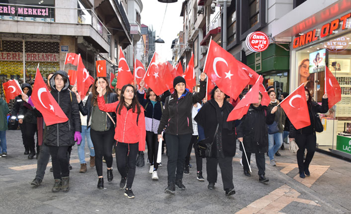 Trabzon'da şehitler için yürüdüler