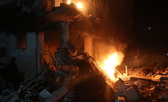 Rus savaş uçakları sivilleri vurdu: 9 ölü