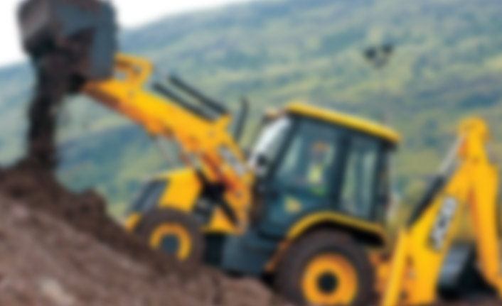 Borcunu ödemek için kepçe çalmış