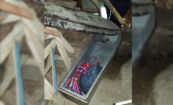 Çaldığı silahları tabutta saklayan kişi, uyuşturucu komasına girmiş halde bulundu