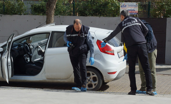 Kız arkadaşına ve annesine kurşun yağdırdı