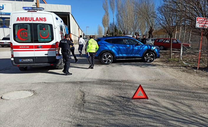 Bilecik'te otomobiller çarpıştı