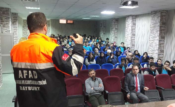 Bayburt'ta AFAD'dan öğrencilere eğitim