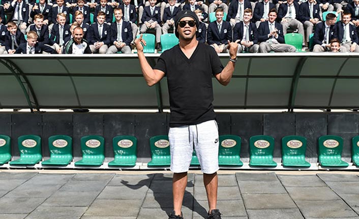 Ronaldinho gözaltına alındı
