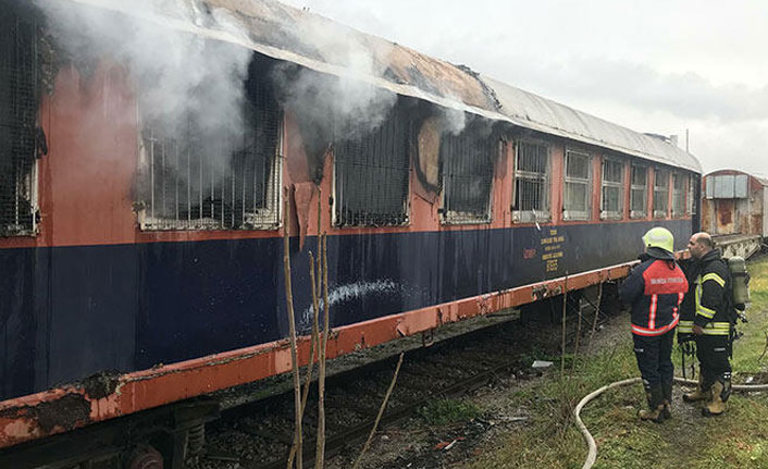 Manisa Garı'nda vagon yangını