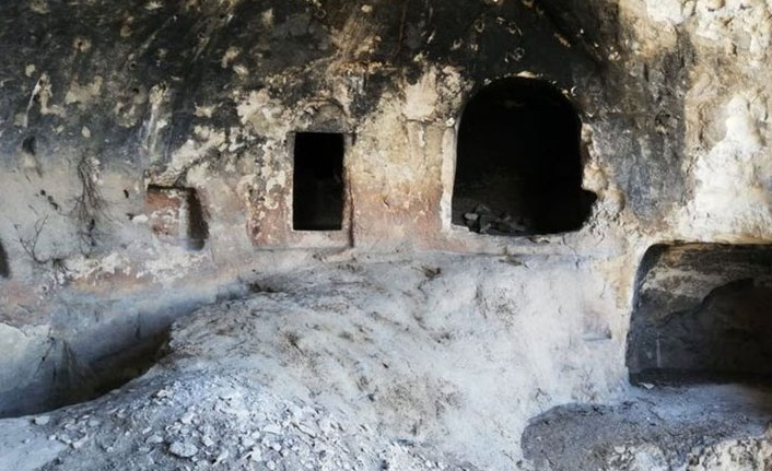 PKK'lı teröristlere ait 3 kış sığınak imha edildi