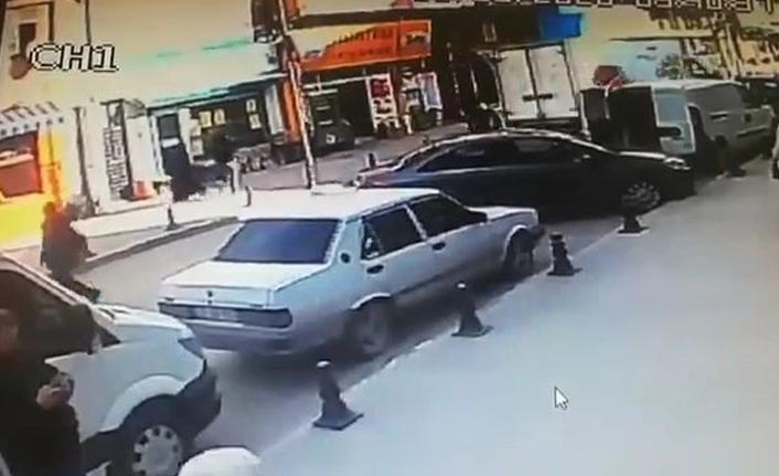 Geri manevra yapan kamyonun altında kalan kişiyi vatandaşlar kurtardı