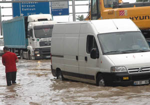 Meteoroloji'den Karadeniz İçin Kritik Uyarı: Trabzon Dahil Birçok İlde Kuvvetli Yağış Bekleniyor