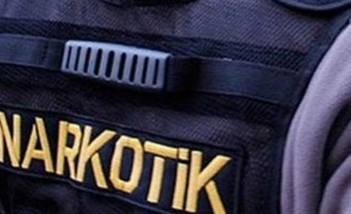 Samsun’da narkotik operasyonunda kaçmak isterken ikinci kattan atladı