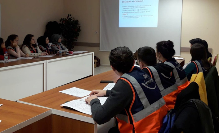 AFAD Gönüllülerine ilk yardım eğitimi