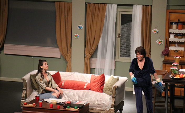 'Plastik Aşklar' oyunu Marmaris'te seyirciyle buluştu