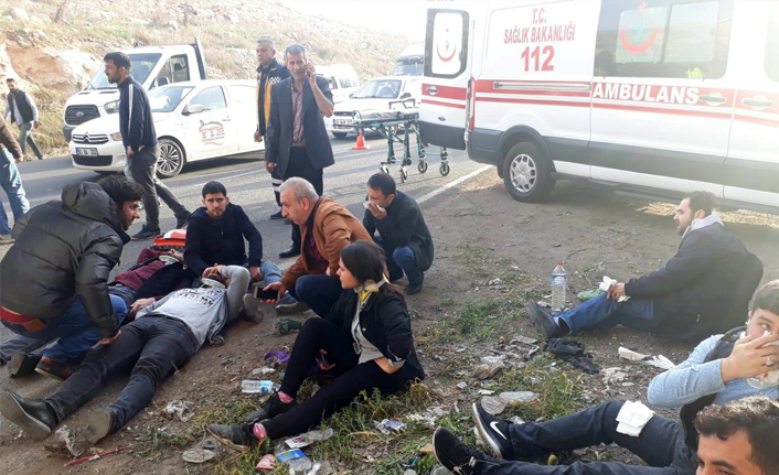 Şanlıurfa’da işçi servisleri kaza yaptı