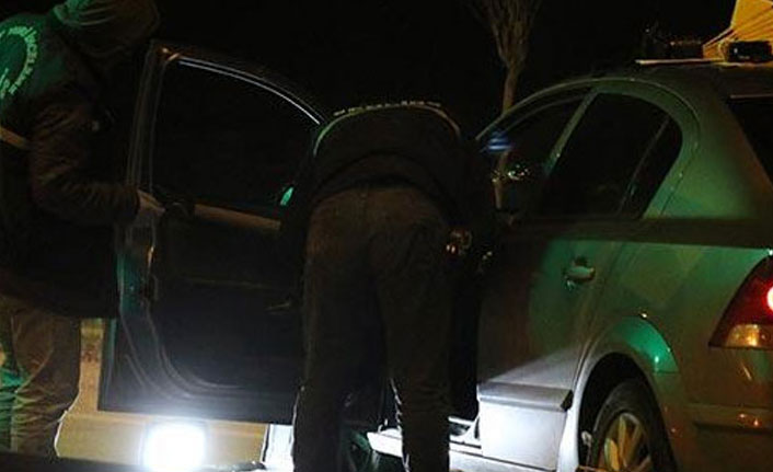 Düzce'de bir kişi otomobilde öldürüldü