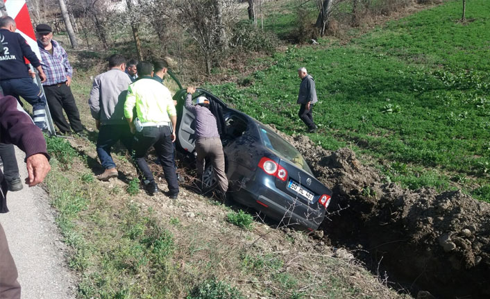 Amasya'da otomobil şarampole devrildi 12 Mart 2020