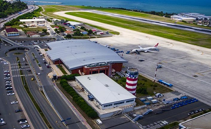 Trabzon’da Yoğun Sis Havayolu Trafiğini Aksattı: 4 Uçak Başka İllere Yönlendirildi