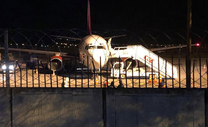 Türkiye'ye inen uçaktaki yolcular karantinaya alındı!