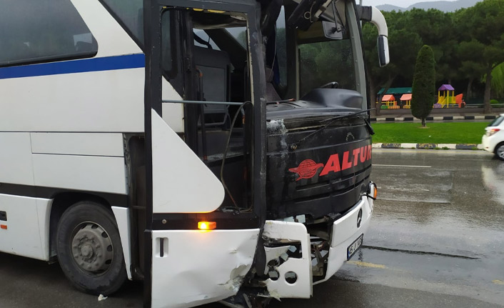 İşçi servisi kaza yaptı: 8 yaralı