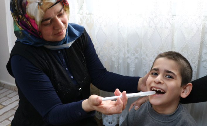 Epilepsi hastası minik Emin yardım bekliyor