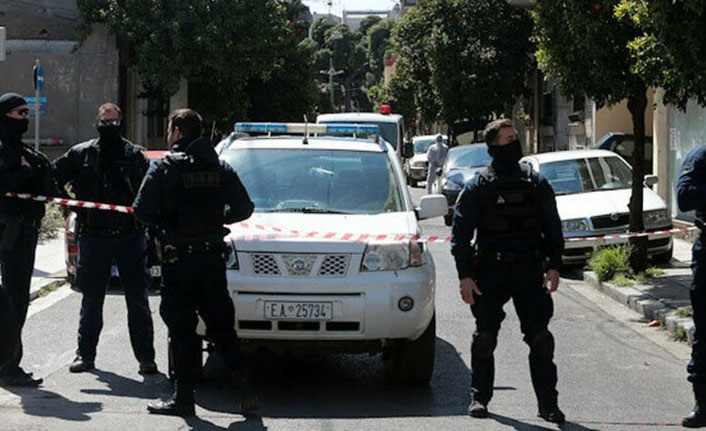 Yunanistan'da sokağa çıkma yasağı ilan edildi!