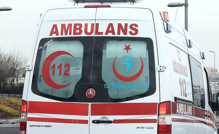 Cinnet getiren bir kişi eşiyle kızını vurdu!