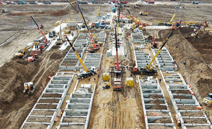 Rusya koronavirüs hastaları için hastane yapıyor