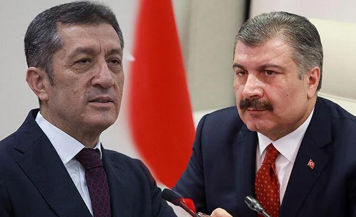 Bakan Koca ve Bakan Selçuk açıklama yapıyor