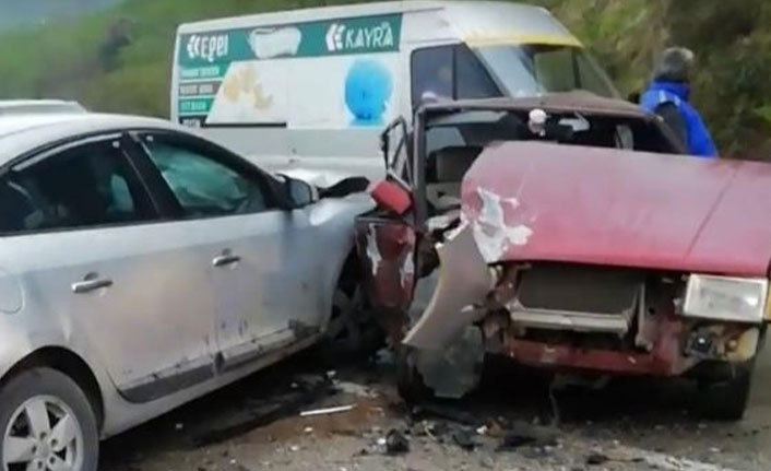 Ordu’da Kumru-Fatsa yolunda iki otomobil çarpıştı: 3 yaralı