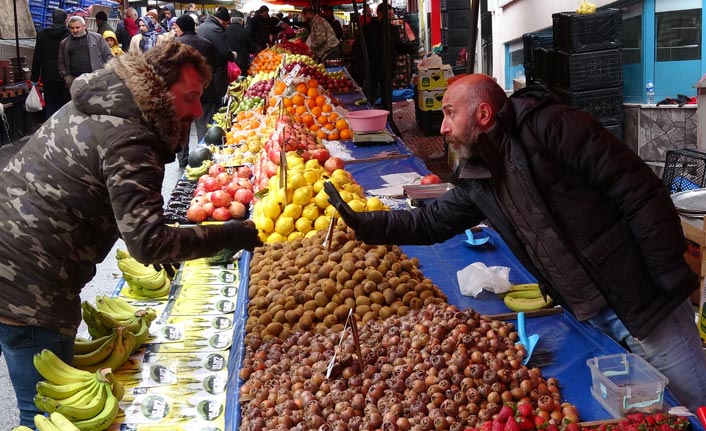 Trabzon'da pazarda koronavirüs tedbirleri