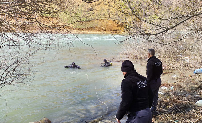 Tunceli'de ekipler 2 kaybı birlikte arıyor