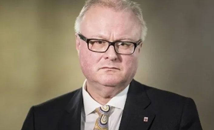 Alman bakanın cesedi tren raylarında bulundu