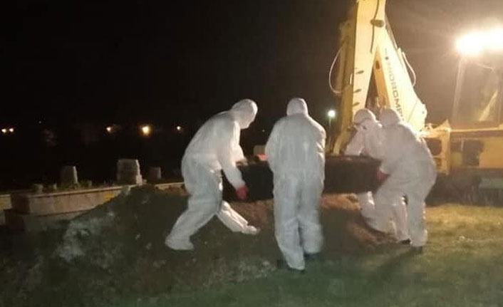 Corona virüsten ölen gurbetçi memleketinde toprağa verildi!