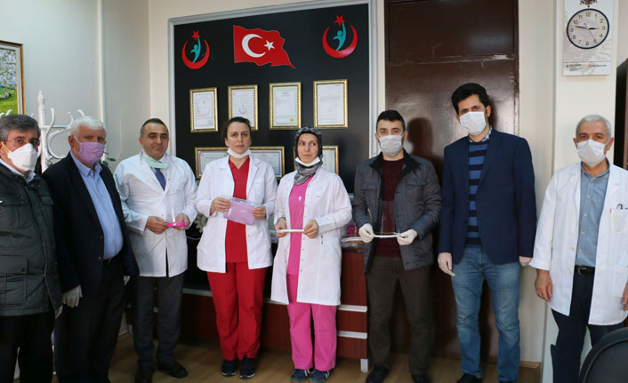 Of'ta maske ve siperlik üretiliyor